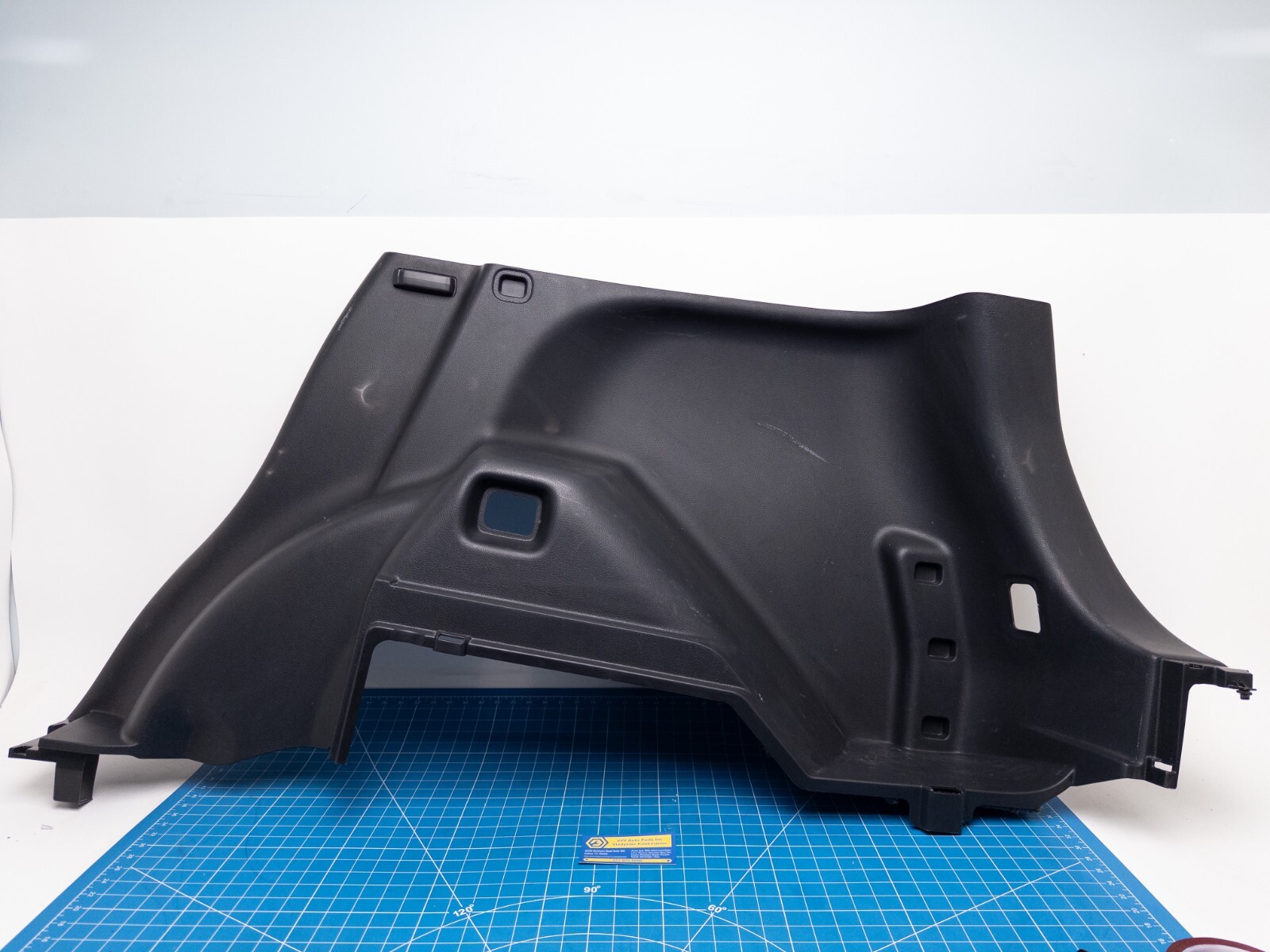メル84071　3点 18-20 Mitsubishi Eclipse Cross REAR RIGHT LOWER TRUNK PANEL