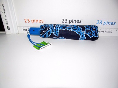 VERA BRADLEY BLUE BANDANA AUTOMATIC OPEN CLOSE FULL SIZE UMBRELLA NWT