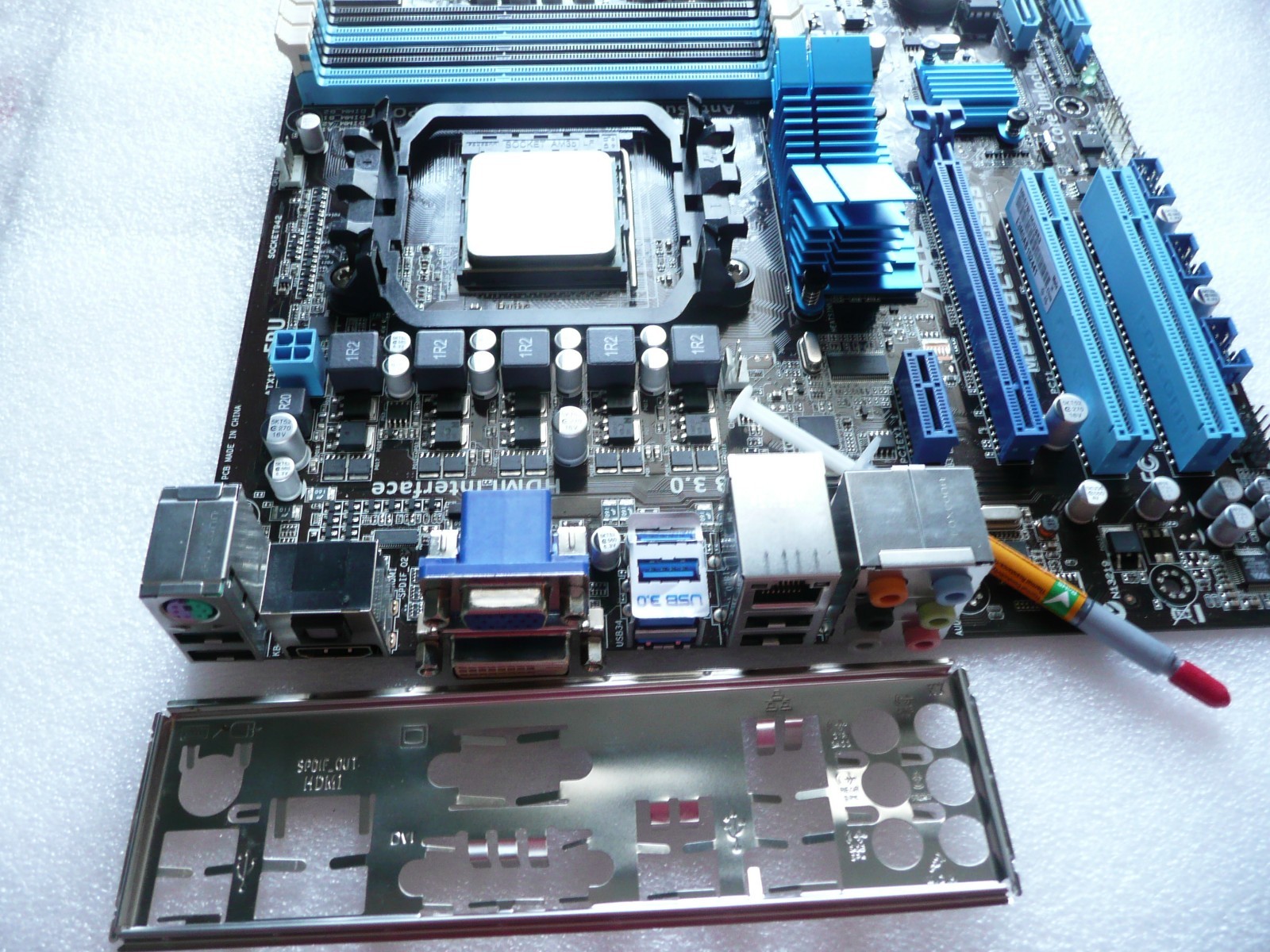 ASUS M5A78L-M/USB3 AMD Motherboard Combo w/ AMD FX 4300  3.8 - 4.0 GHz Processor