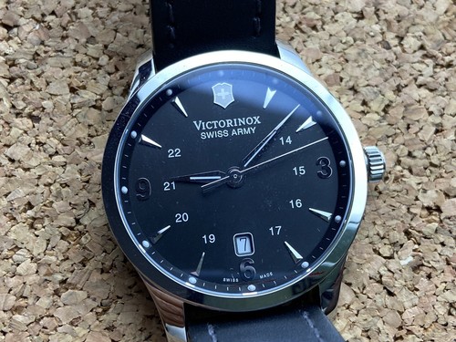 VICTORINOX SWISS ARMY クォーツ腕時計  A1352 $_12.JPG?set_id=880000500F