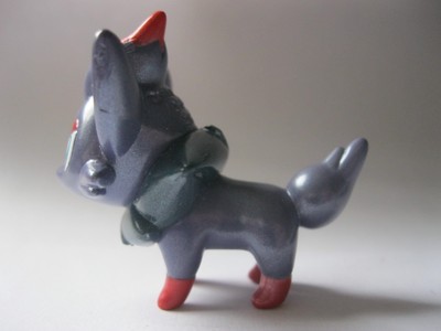 ZORUA stamped Tomy solid plastic POKEMON figurine about 1.75 inches tall