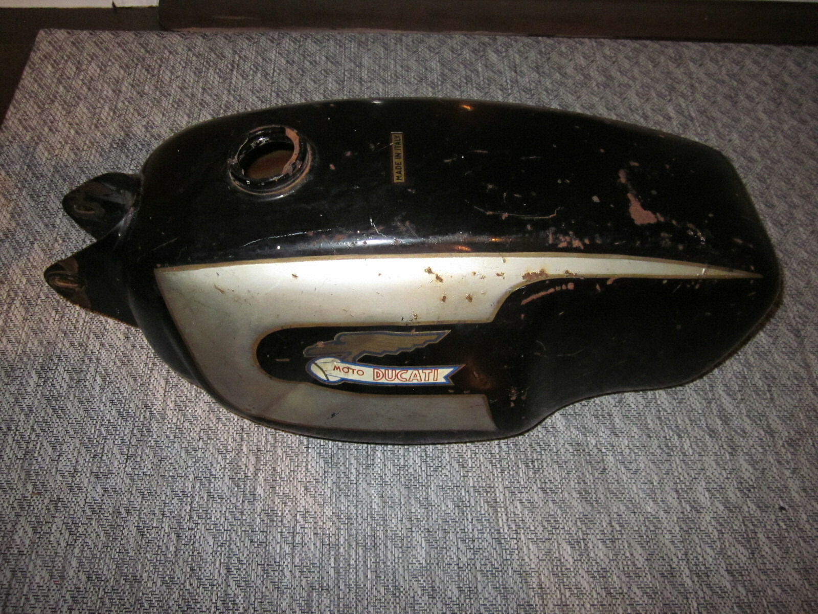 ducati scrambler gas cap