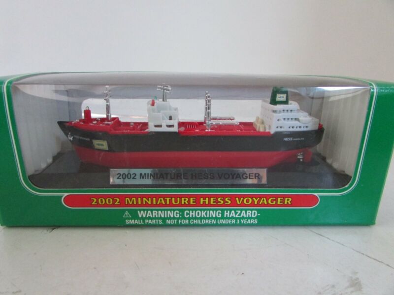 HESS 2002 MINIATURE HESS VOYAGER LIGHTS UP BOXED S1