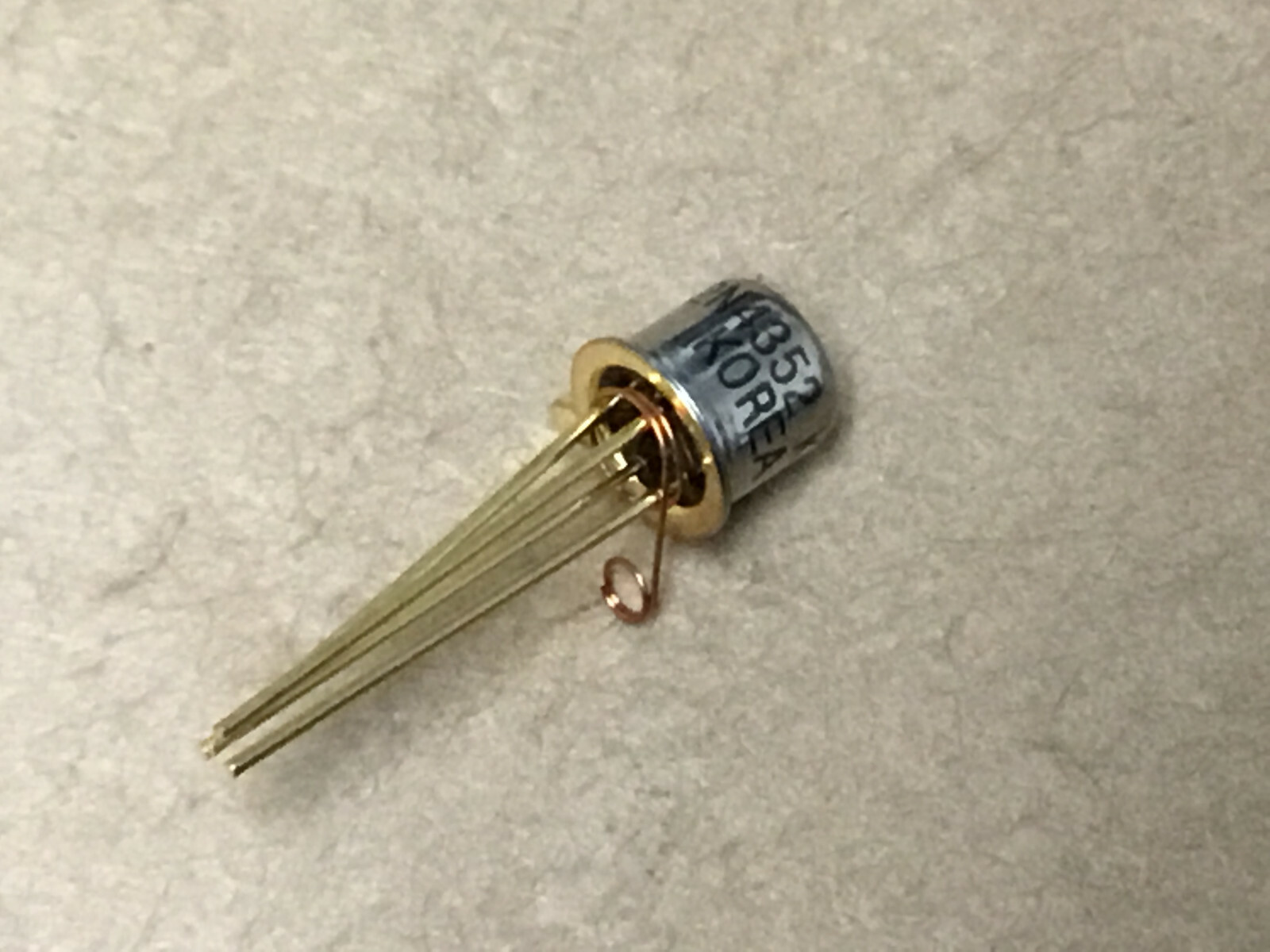 1 PC) MOTOROLA 2N4352 MOSFET Transistor P-Channel TO-72 OLD