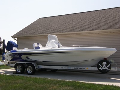 2018 Glasstream 240CC Center Console Fishing Boat with 200 hp Suzuki and Trailer