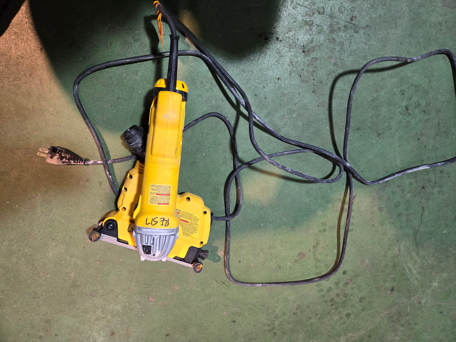 DeWALT DWE46123 13 Amps  4.5