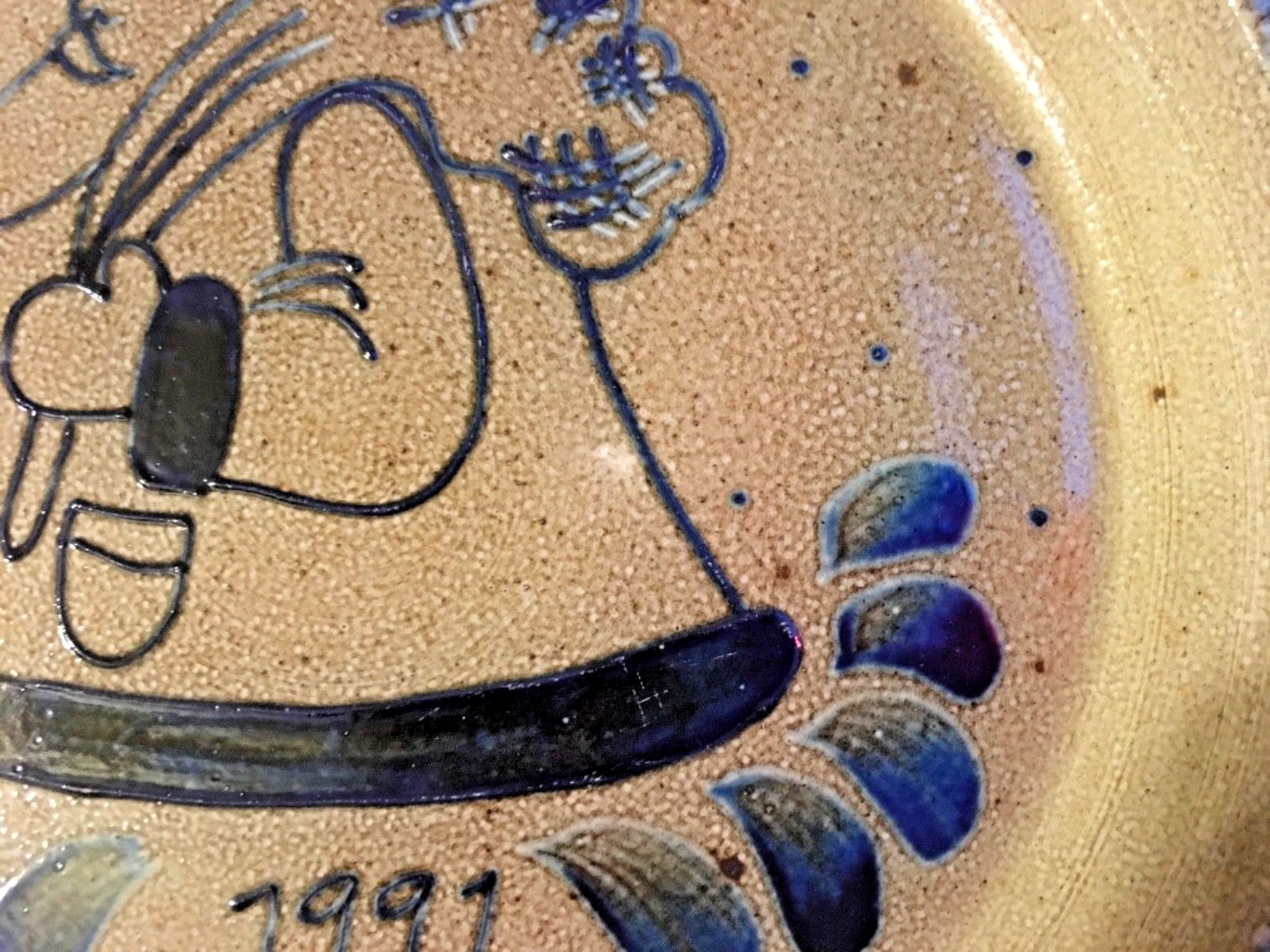 Pottery Pie Plate Santa w/ Toy Sack Eldrith Pottery 1991 11 in. Dia. Christmas