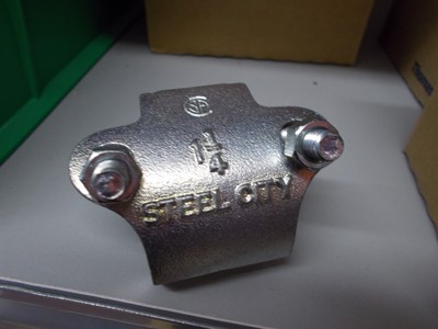 Appleton   PC125RA   right angle clamp