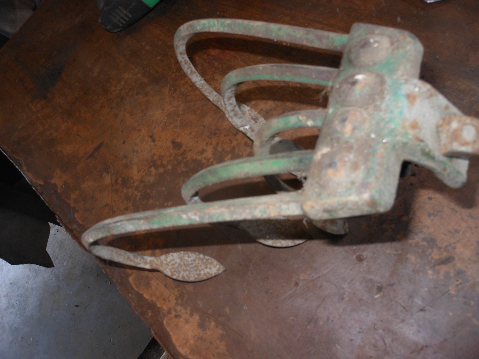 Vintage garden cultivator 5 tine