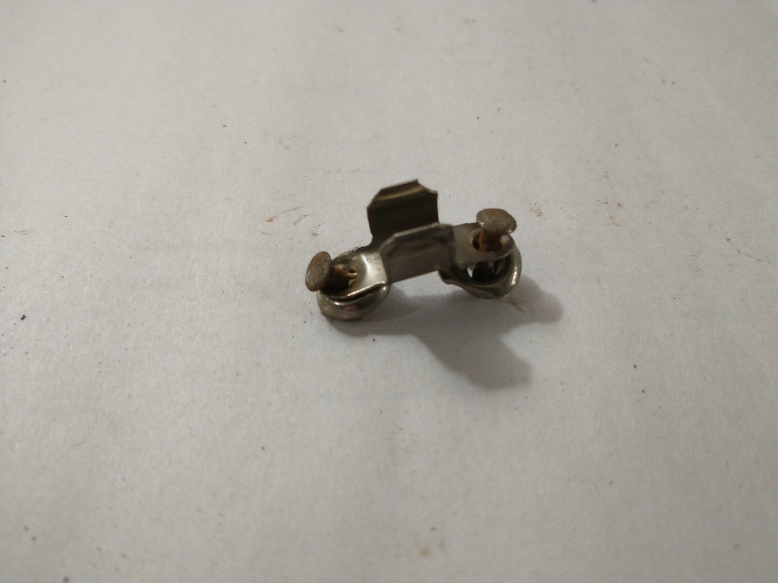 VINTAGE ANTIQUE BIRCH HAND CRANK RECORD PLAYER MODEL 57D CRANK HANDLE