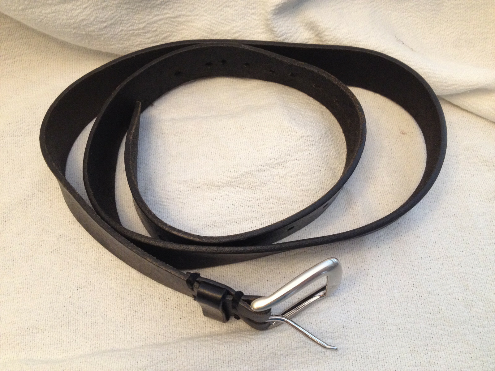 MEN'S VINTAGE BLACK LEATHER BELT SILVER BUCKLE SIZE XL