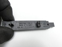 VW Passat 3G 14-19 Kessy Keyless Antenne Empfänger Hinten VW Passat 3G 14-19 11.04.2016 5K0962132A 5FA171.673-20AA... Vorschau 2