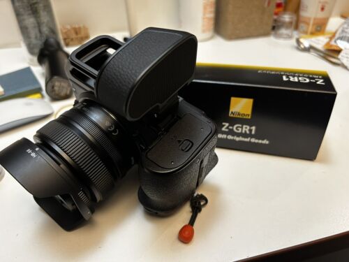 Nikon Extension Grip Z-GR1 For Z Z5 Z6 Z7 Z6II Z7II Body Nikon Extension Grip Z-GR1 For Z Z5 Z6 Z7 Z6II Z7II Body