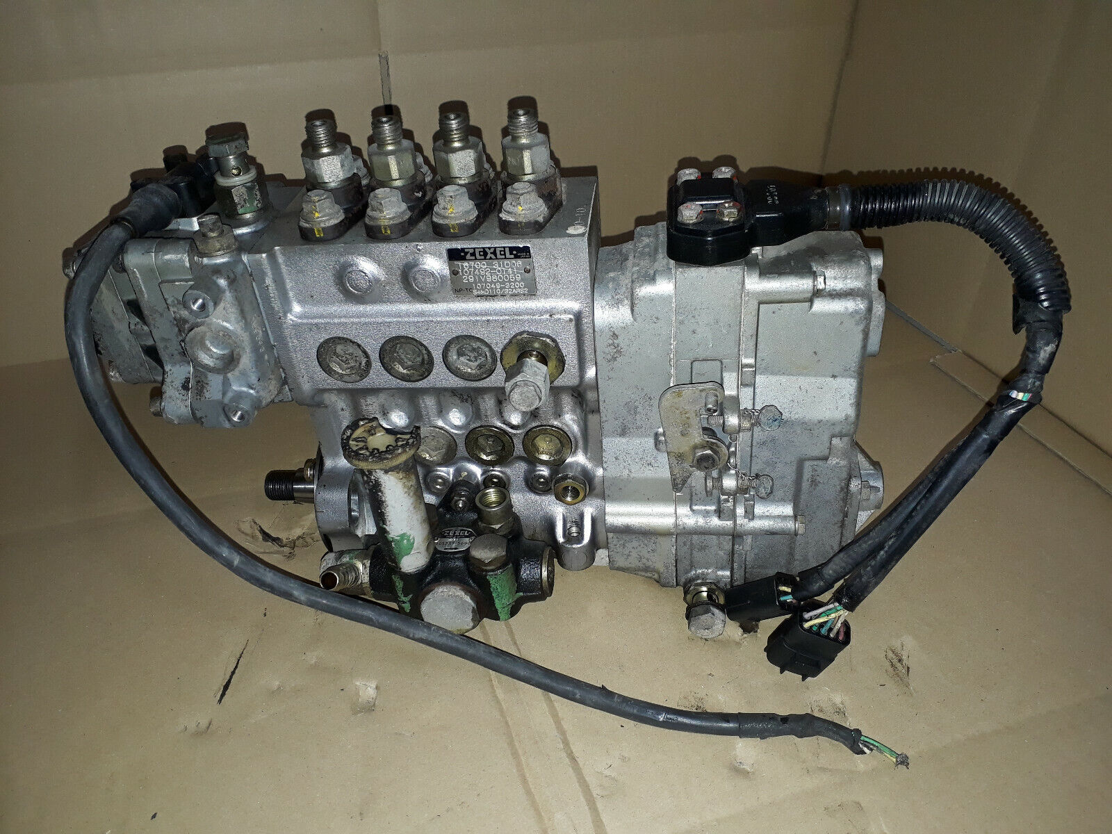 Zexel Fuel Injection Pump 107492-0141 For Nissan Diesel FD46TA Engine Zexel Fuel Injection Pump 107492-0141 For Nissan Diesel FD46TA Engine