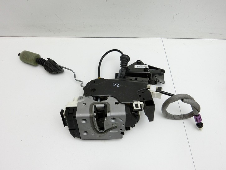 Mercedes S204 C180 09-14 Kombi Türschloss mit ZV Stellmotor Links Vorne Mercedes S204 C180 09-14 01.06.2010... Bild 2