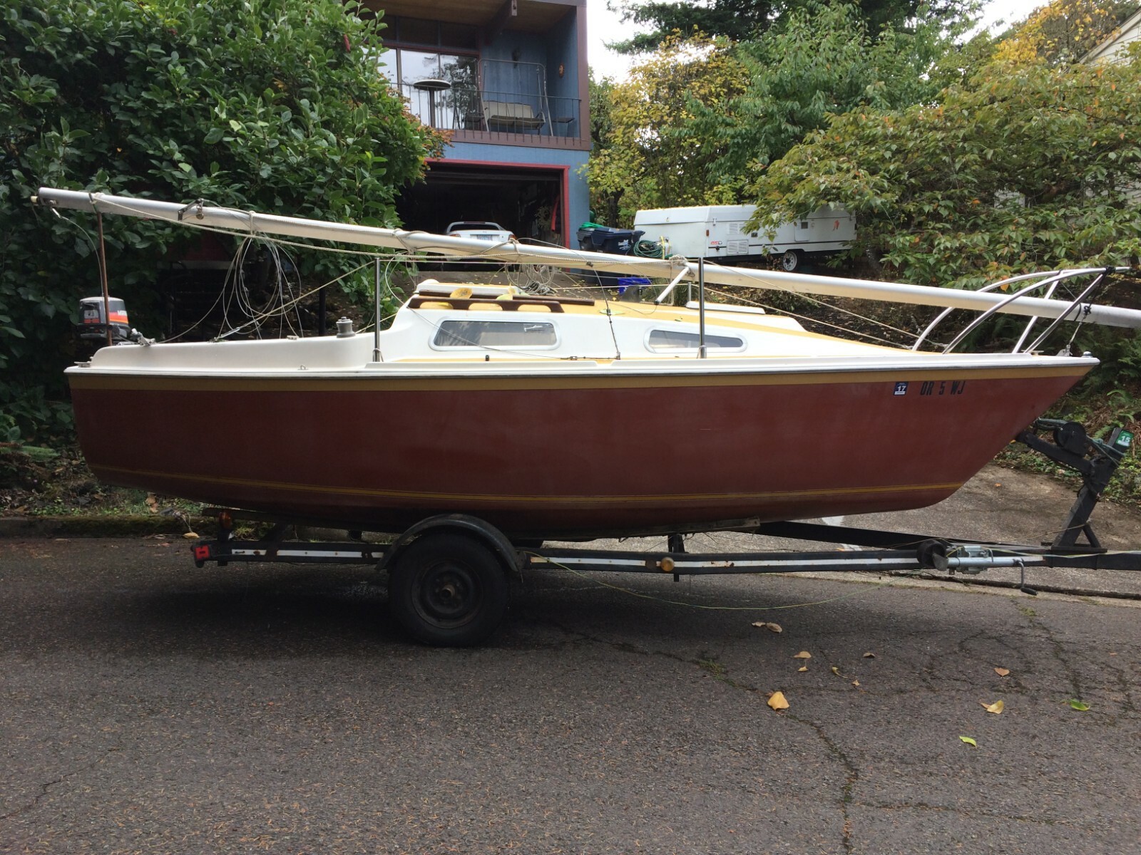 Laguna Windrose 18 ft. easy to sail, easy to trailer.