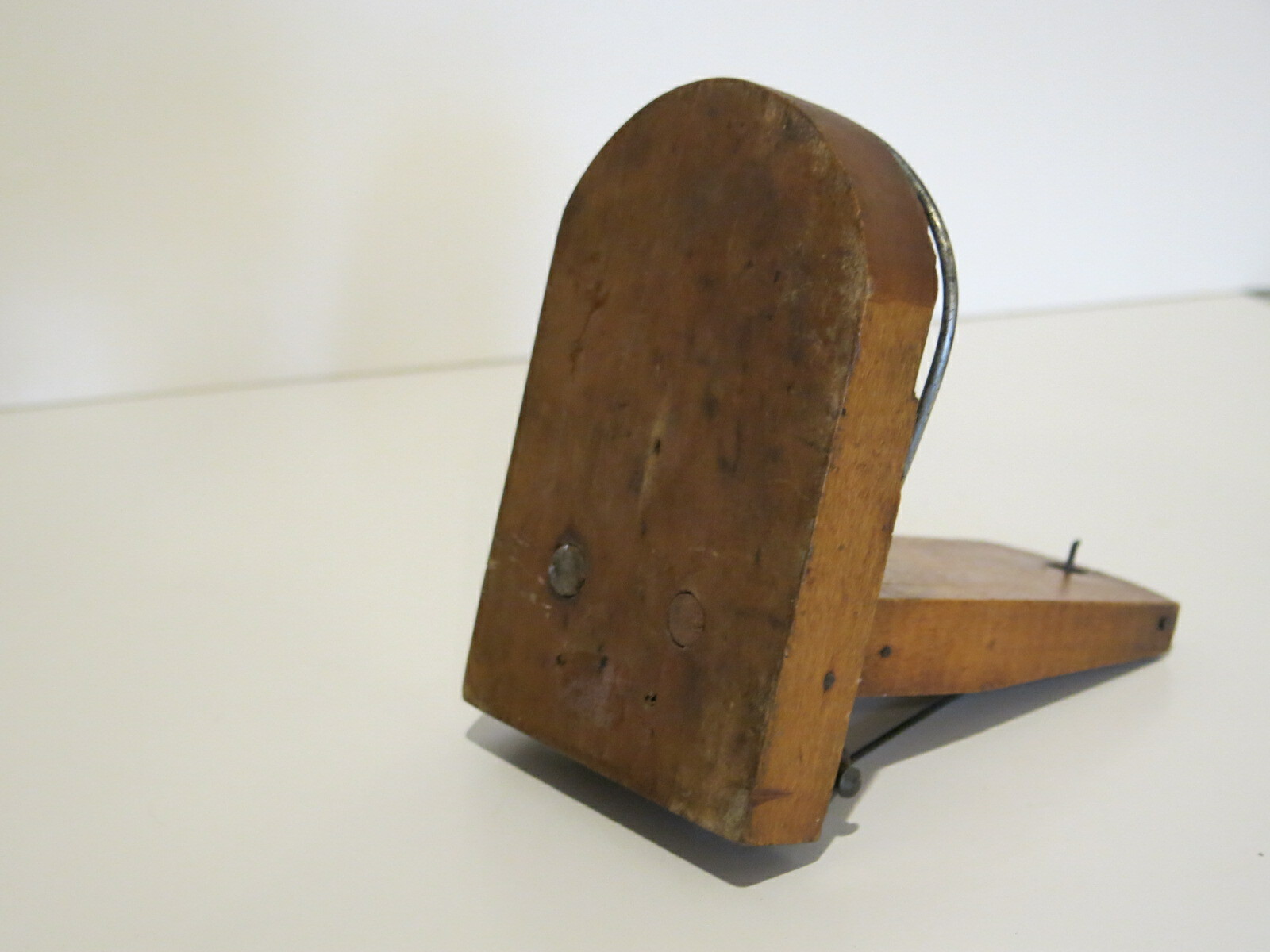 Antique Tombstone Lovell Mfg. Barn Rat Trap - Label 