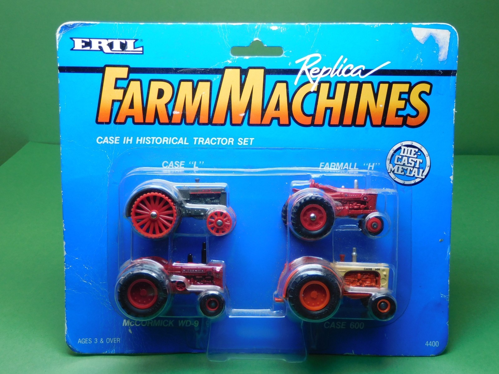 Farm Machines CASE IH HISTORICAL TRACTOR SET Ertl 4400 Traktor McCormick Farmall