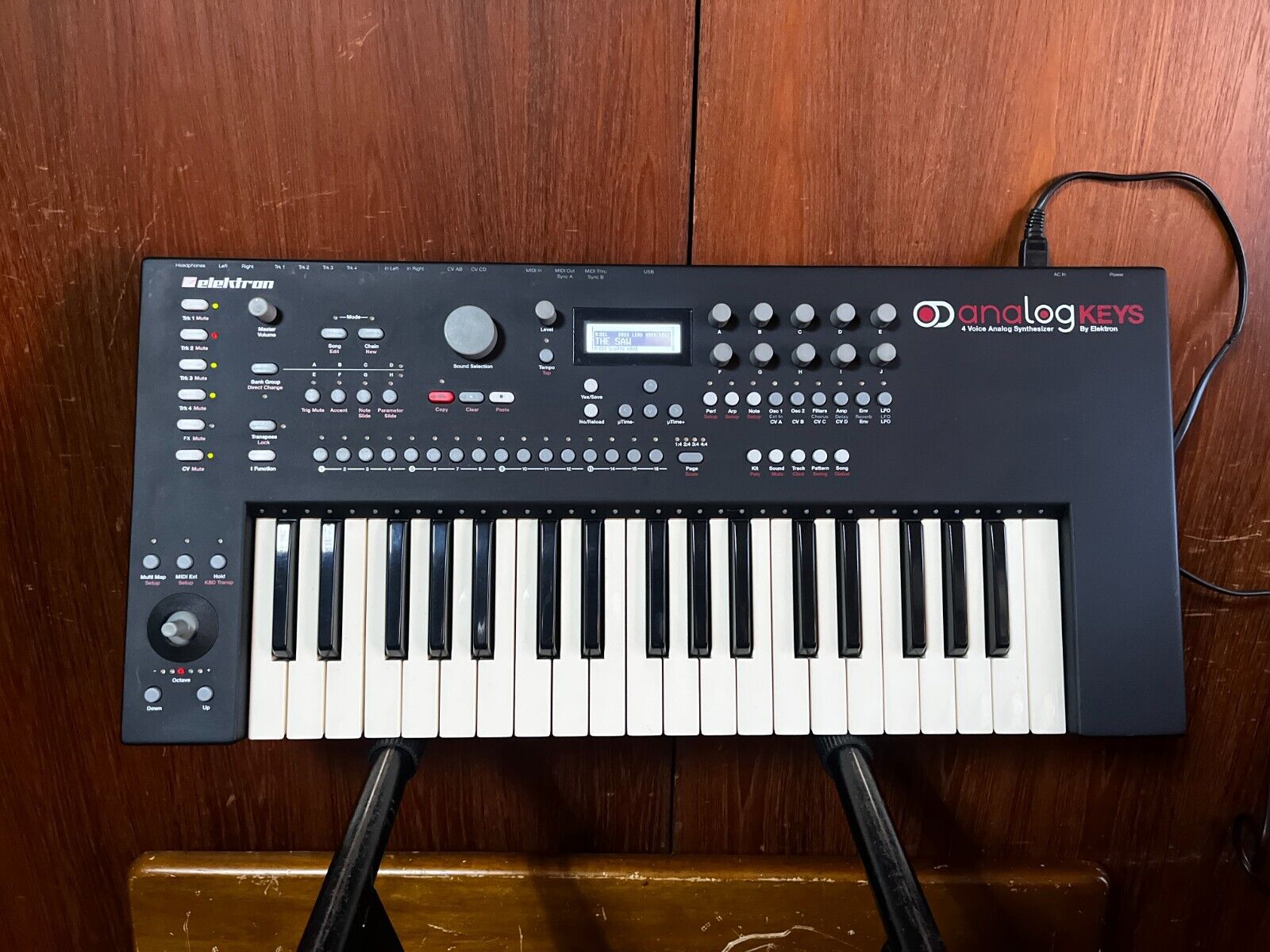 Elektron Analog Keys 37-Key 4-Voice Analog Synthesizer w Elektron Analog Keys 37-Key 4-Voice Analog Synthesizer w