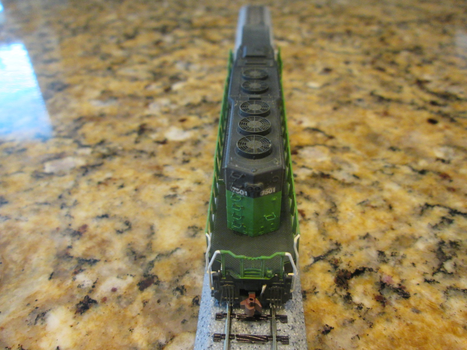 Custom Detailed Kato EMD SD-40-2B, DCC, N Scale Diesel Engine BN #7501