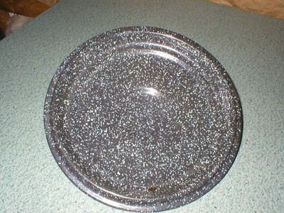 Vintage Graniteware Enamelware 9 1/2