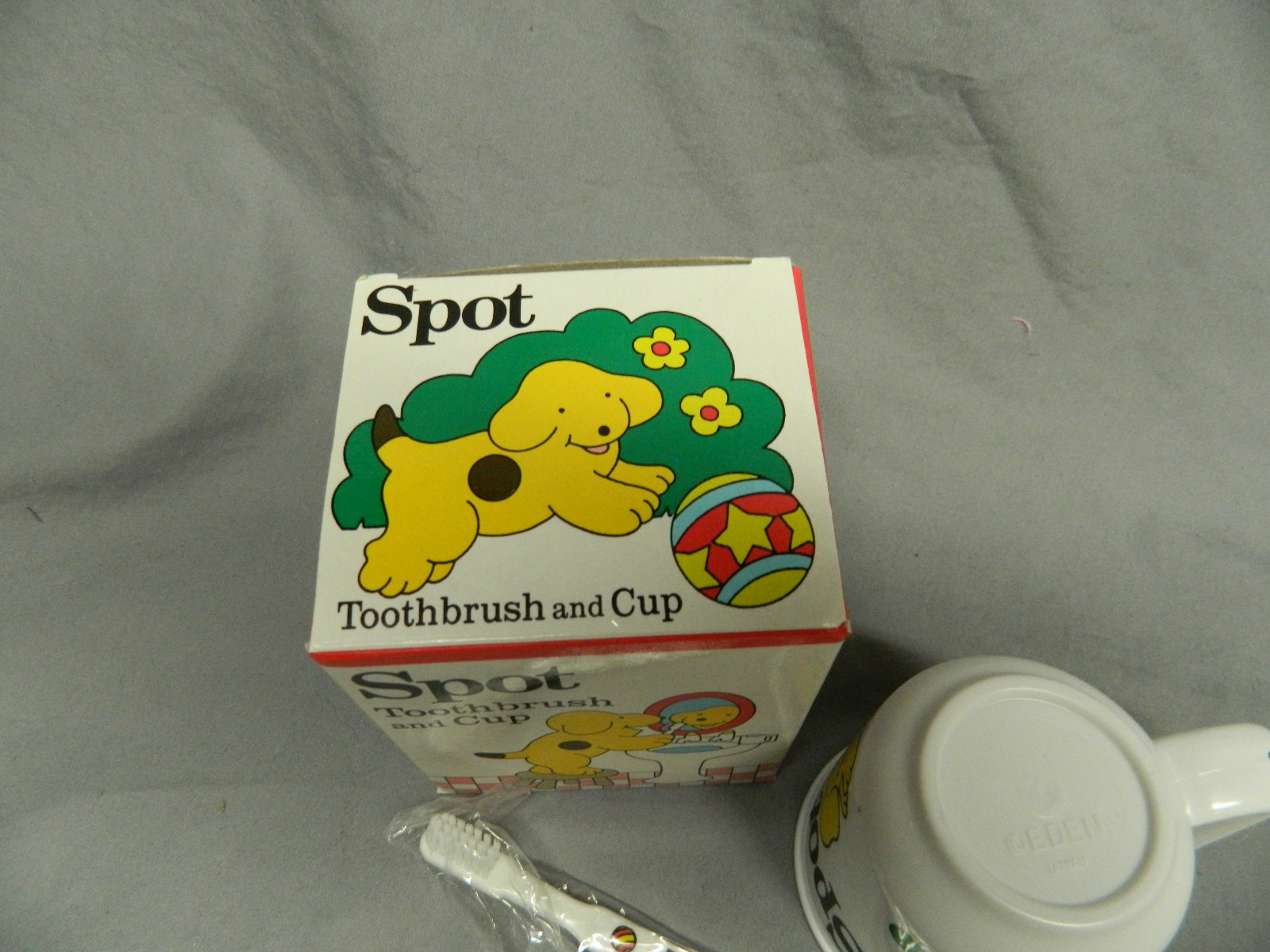 NIB Child's Spot Toothbrush and Cup With Holder In Handle - Eden Toys