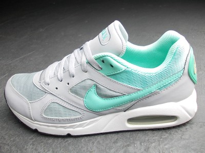 nike command 42