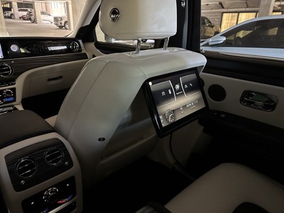 image 9 of interior