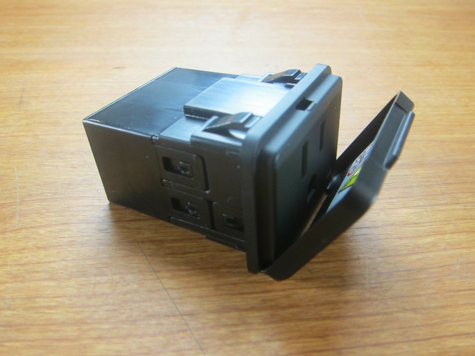 20132016 Ram 1500 2500 3500 4500/5500 Power Outlet Inverter New Mopar