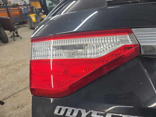 Used Left Tail Light Assembly fits: 2011 Honda Odyssey gate mounted Left Grade A