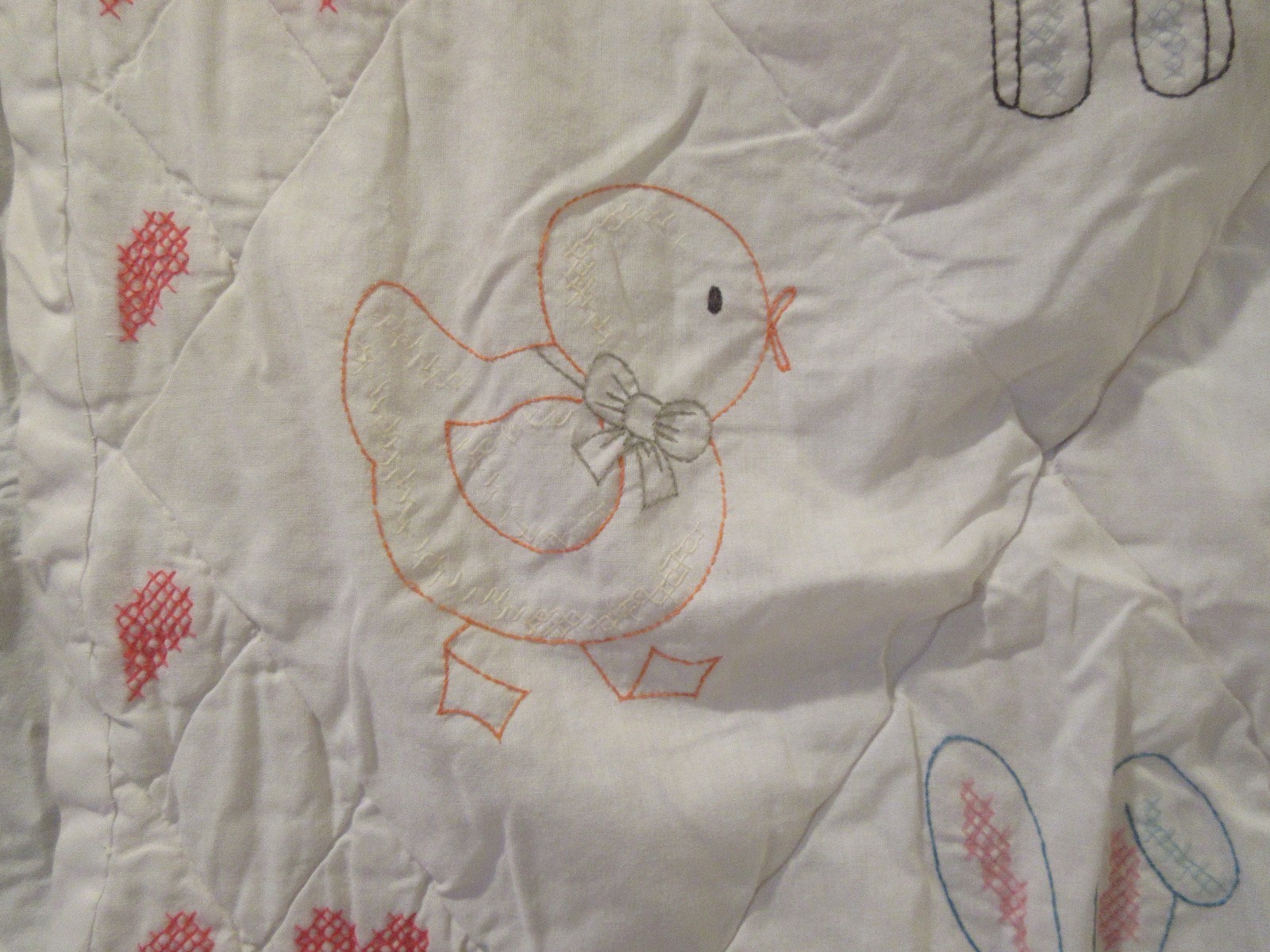 VINTAGE HAND CROSS STITCHED INFANT BLANKET  34X26