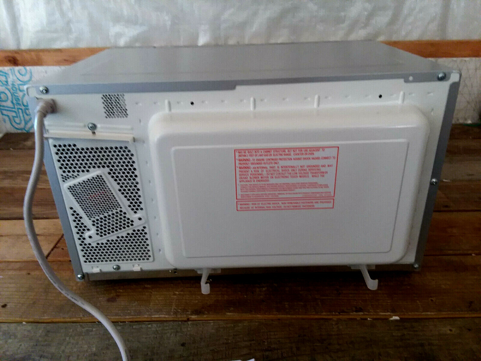 Panasonic NN-SN686S 1.2-cubic foot 1200-watt  Microwave Light Cosmetic Damage