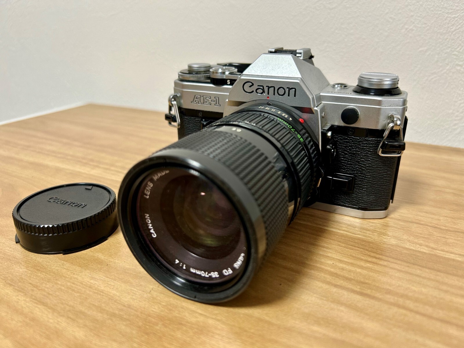 稼働品・美品】 キヤノン Canon AE-1 ＋ FD 35-70mm 1:4 CANON AE-1 PROGRAM レンズ 35-70mm 1:4 ケース付 CANON AE-1 PROGRAM