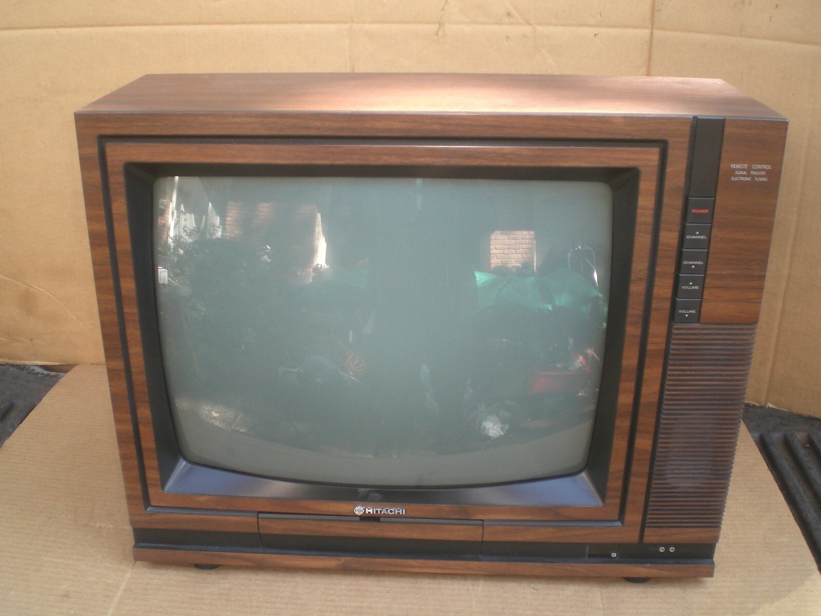 Vintage Hitachi 19
