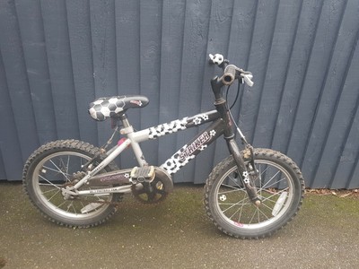 boys bike (football theme) aged 3-6