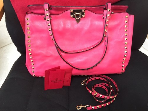 【関税&送料込】Valentino Garavani Borsa Tote Rockstud Picco 24316479_55070241_600.jpg