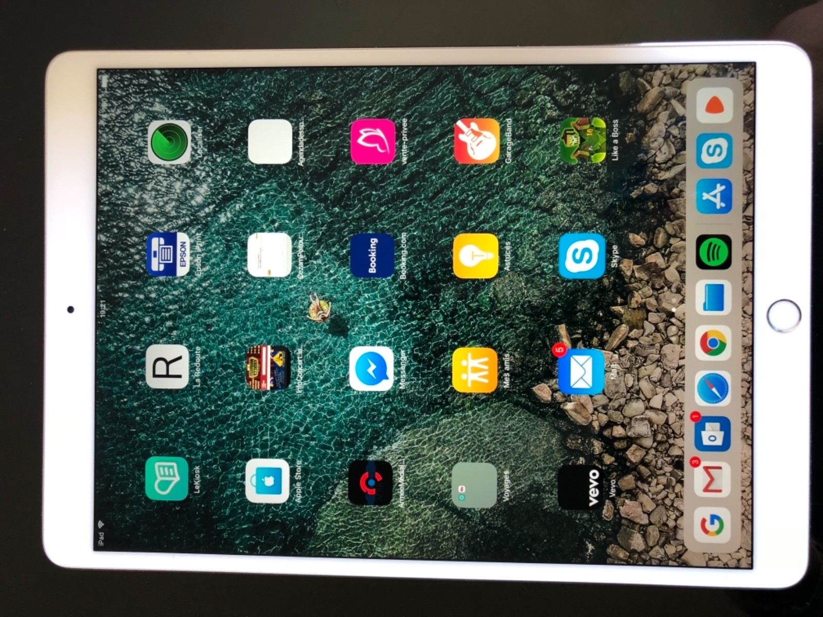Image Apple iPad Pro 2e Génération 64GB, Wi-Fi, 10.5 Inch - Argent Image Apple iPad Pro 2e Génération 64GB, Wi-Fi, 10.5 Inch - Argent
