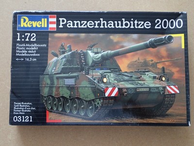 Revell 1:72 Panzerhaubitze 2000 Plastic Model Kit 03121