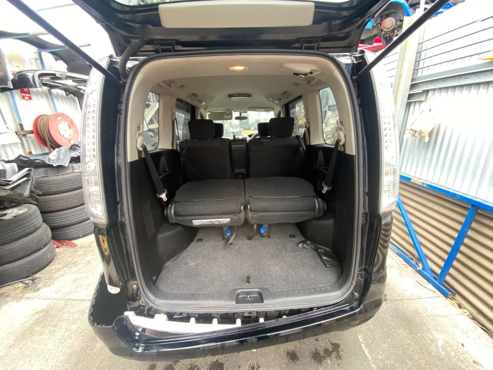 Nissan serena 2012 hc26 hybrid wrecking parts - thumbnail 5