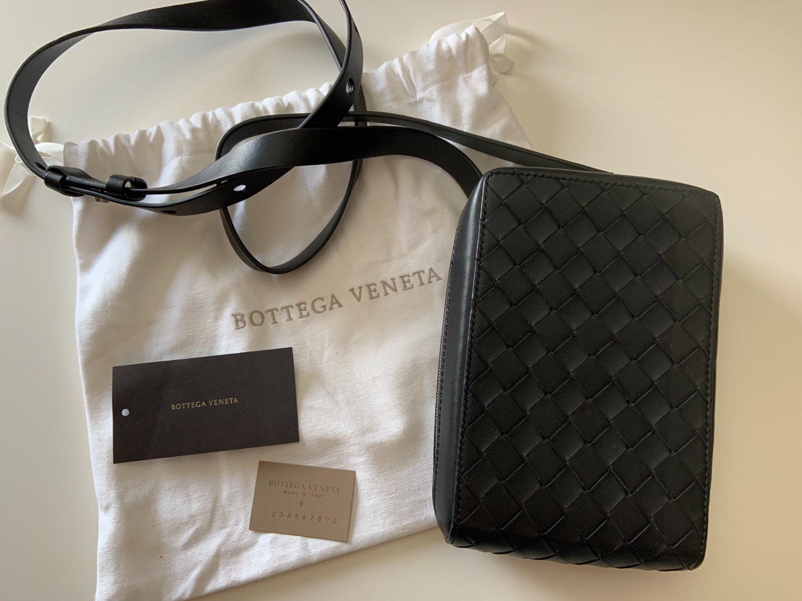 NEW Bottega Veneta Intrecciato Leather Zip Around Crossbody NEW Bottega Veneta Intrecciato Leather Zip Around Crossbody