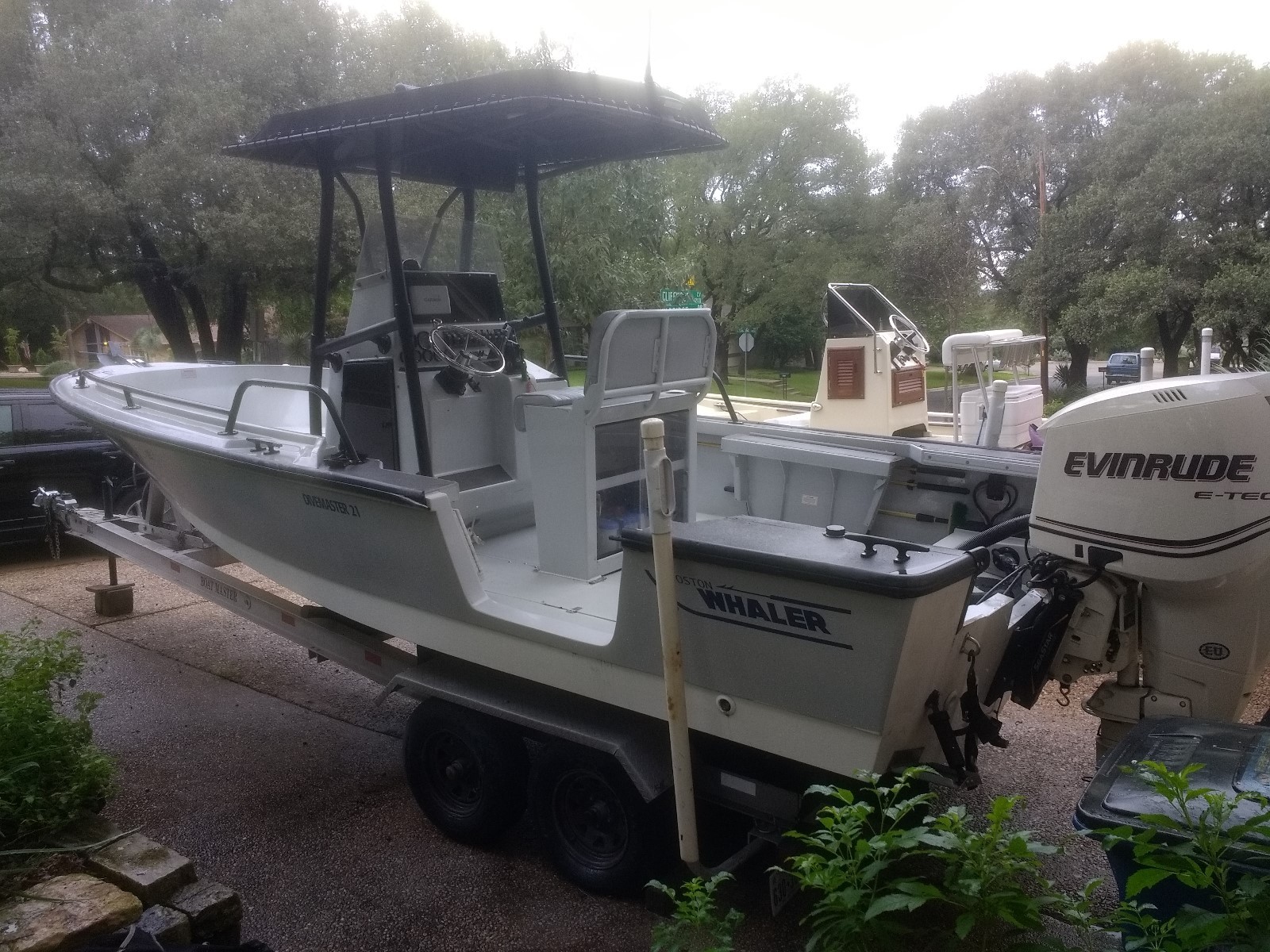 Boston Whaler Outrage Justice 21