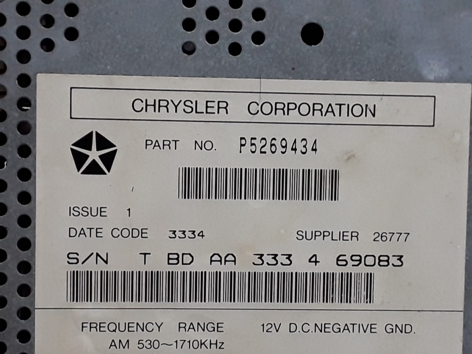 93 94 95 Jeep Grand Cherokee AM FM CD radio receiver with 5 band equalizer OEM