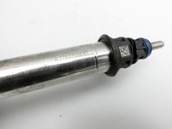 Mercedes W176 A200 12-15 1,6 115KW Injektor Einspritzdüse Zyl.2 Mercedes W176 A200 12-15 05.11.2012 A2780700687... Vorschau 3