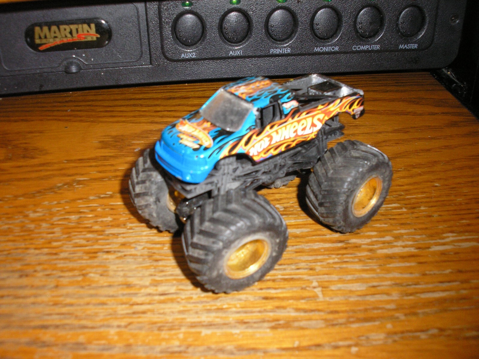 MATTEL - HotWheels MONSTER JAM　5台セット値下げ!!! Hot Wheels Monster Trucks Crash Classics Diecast Car 5-Pack