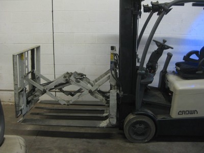 2013 CROWN SC5245-40 Electric FORKLIFT W Cascade Push Pull Attachment