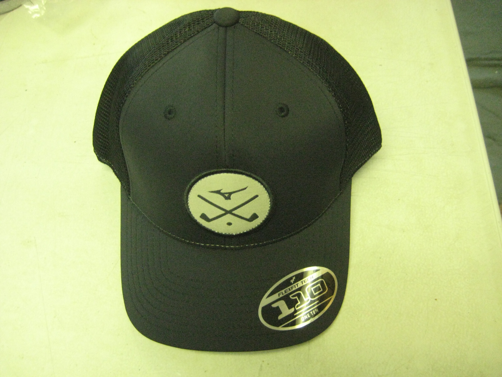 BRAND NEW Mizuno Crossed Clubs Meshback Tour cap Black hat
