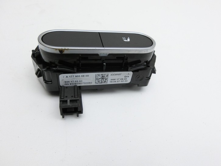 Mercedes W177 A200d 18-22 Schalter Sitzheizung Mercedes W177 A200d 18-22 12.07.2019 A1779056800 gebraucht Vorschau 2