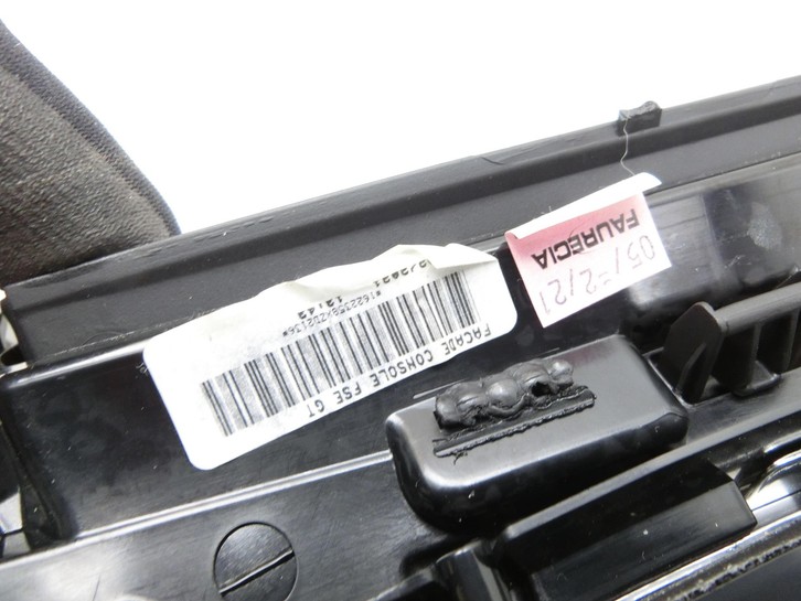Peugeot 308 II 17-21 Schaltsack rote Naht im Einbaurahmen Peugeot 308 II 17-21 06.04.2021 932339000 P932339 gebraucht Vorschau 8