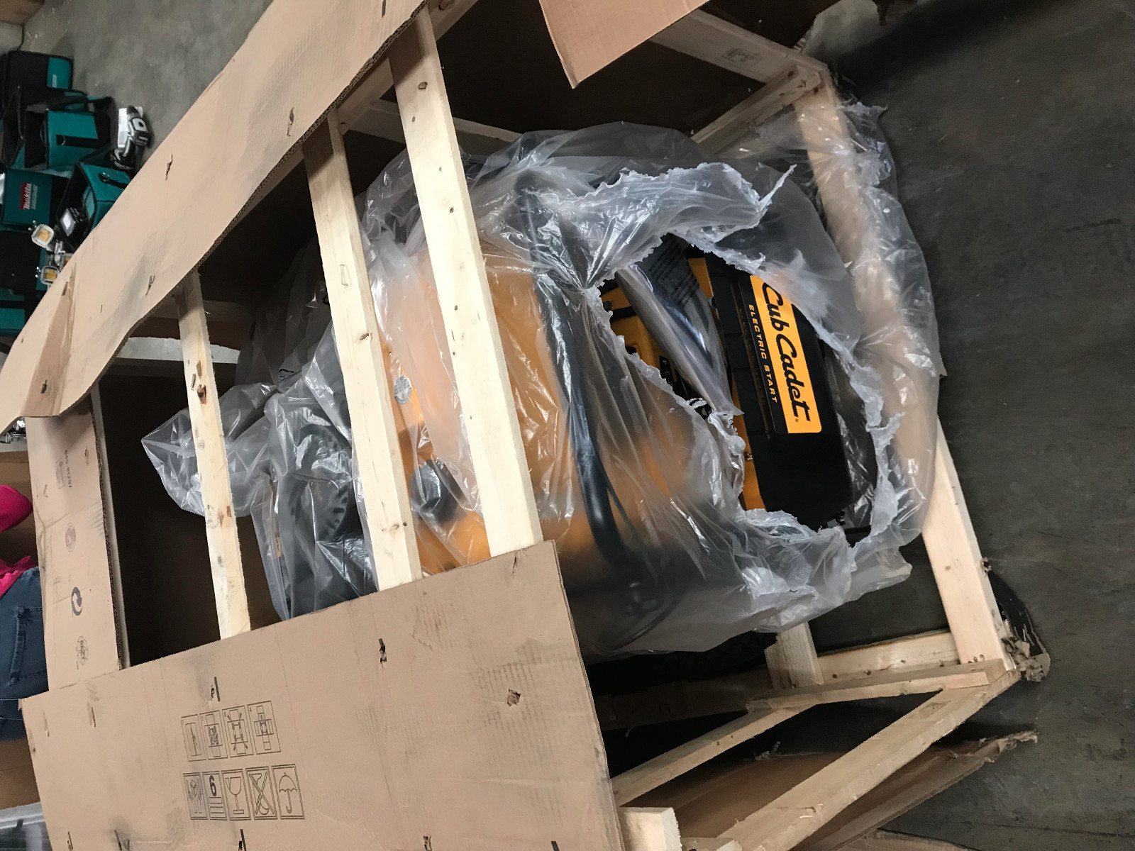 Cub Cadet CC800 33