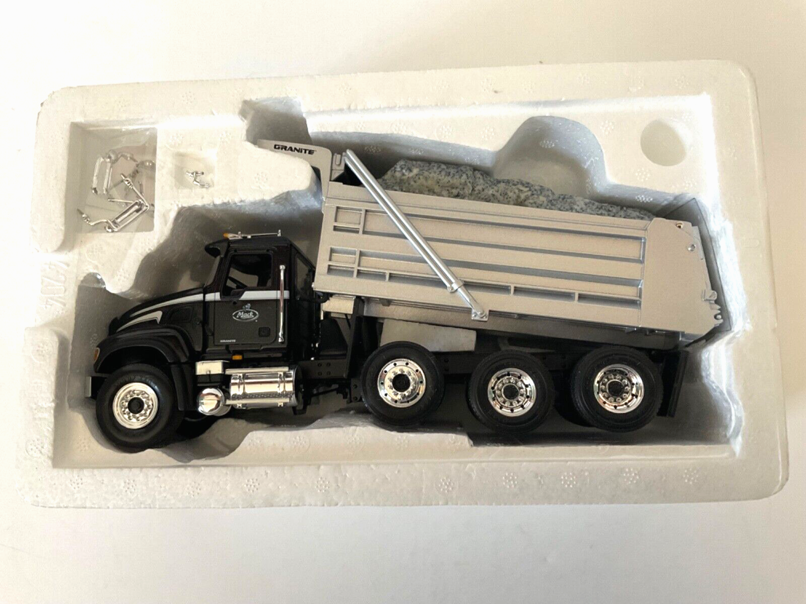 70s MACK TRUCK 貯金箱 Mack Trucks Bulldog Coin Bank Doll マックトラック ビンテージ